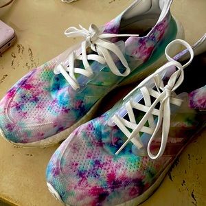 Adidas ultraboost - multi color excellent condition